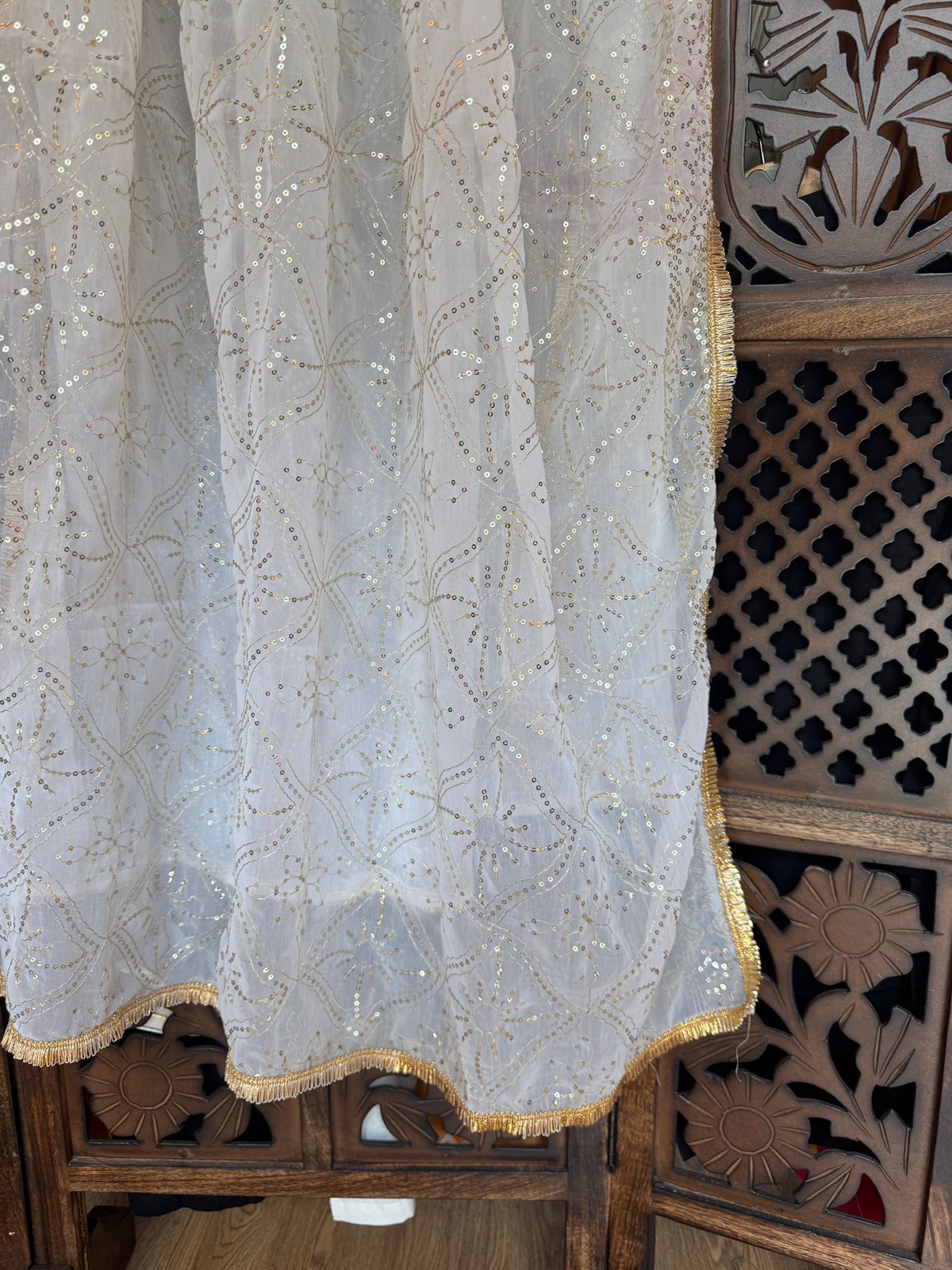 WHITE VINTAGE DUPATTA HANDMADEAHOLIC BY MISHKA